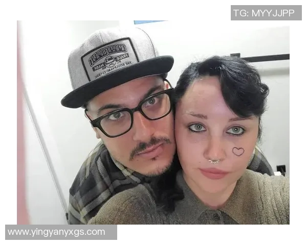 小甜甜的足球明星身份揭秘她的真实名字和成就是什么