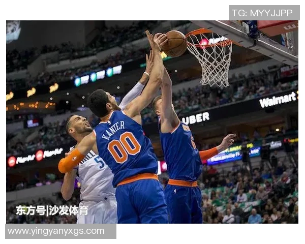 勇士与尼克斯全场激战回顾球星表现与战术分析一览